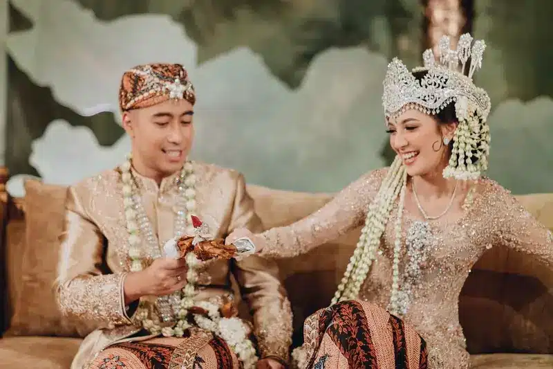 Pernikahan Adat Sunda Pabetot Bakakak